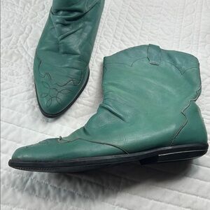 Santana Canada •8.5• Vintage 1980s Teal Leather Slouchy Western Bootie